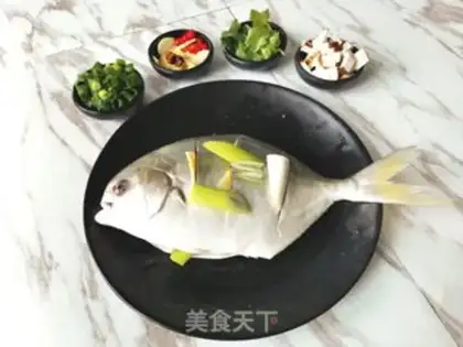 Make Pyramid oil for the fish step 2