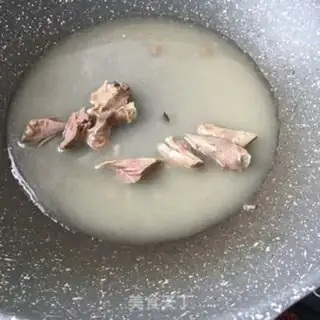 Make Smelt pigeon soup step 5