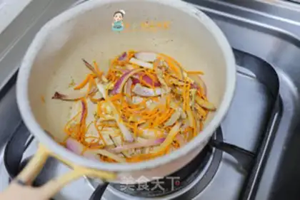 Make Onion carrots, beef silk step 4