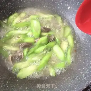 Make Smelt pigeon soup step 9