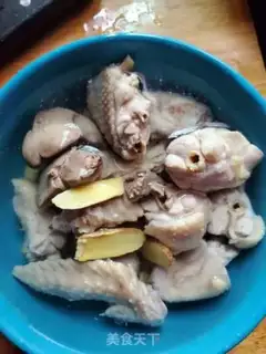 Make Fresh Lotus chicken soup step 1