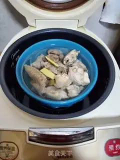 Make Fresh Lotus chicken soup step 2