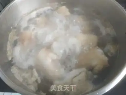 Make A beer and a pig hoof step 1