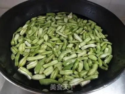 Make Garlic beans step 2
