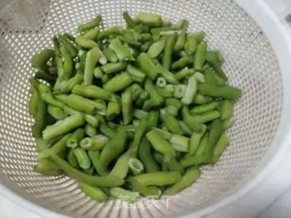 Make Garlic beans step 3