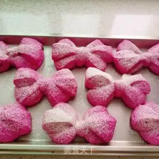 Make Flamingo butterflies on bread step 23