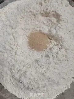 Make Sour shrimp buns step 1