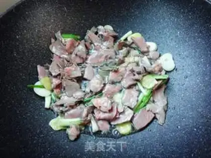 Make Chili fried pork heart step 5