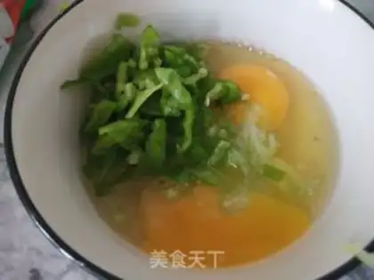 Make Eggs and peppers step 2