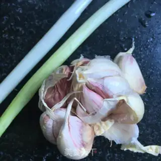Make Garlic bitter melon step 1