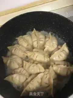 Make Whole wheat beef dumplings step 9