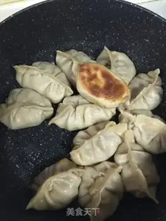 Make Whole wheat beef dumplings step 11