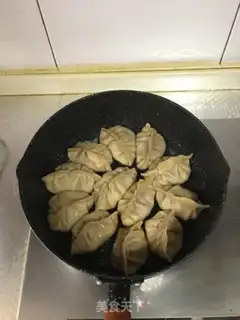 Make Whole wheat beef dumplings step 12