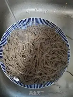 Make Gold soup and wheat noodles step 2