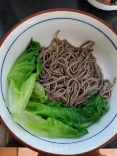 Make Gold soup and wheat noodles step 4