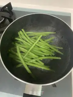 Make Soybeans fried eggs step 0