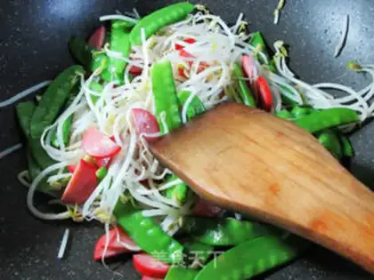 Make Red intestines, green bean sprouts step 3