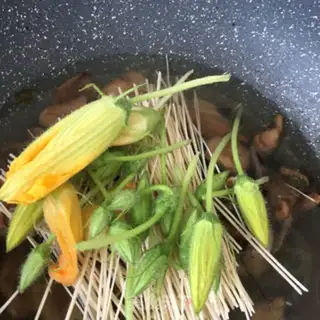 Make Pumpkin bouquet step 4