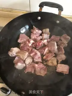 Make Four seasons of soybean purified ribs step 2