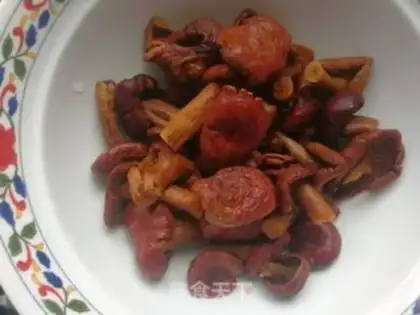 Make Red mushroom ribs soup step 1