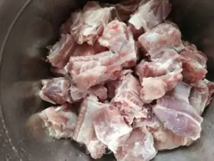 Make Red mushroom ribs soup step 3
