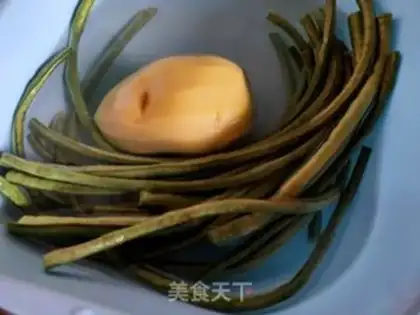 Make The beans are fried with potatoes step 0