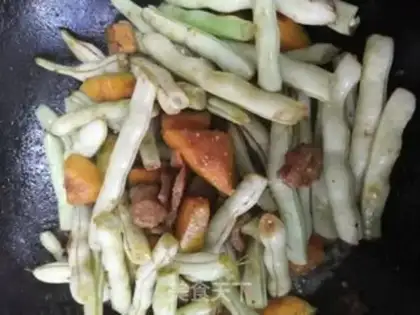 Make Five flowers for pumpkin beans step 6