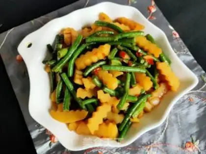 Make The beans are fried with potatoes step 13