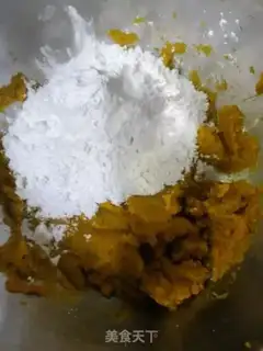 Make Pumpkin sesame rice cake step 1