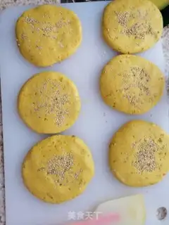 Make Pumpkin sesame rice cake step 4