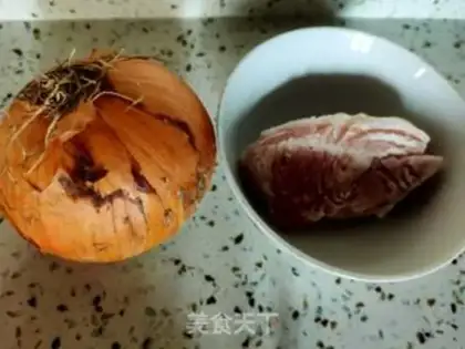 Make Onion fried meat step 0