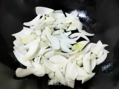 Make Onion fried meat step 3