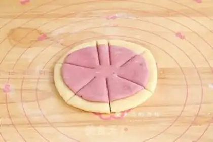 Make Butterflies on bread step 4