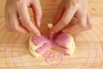 Make Butterflies on bread step 6