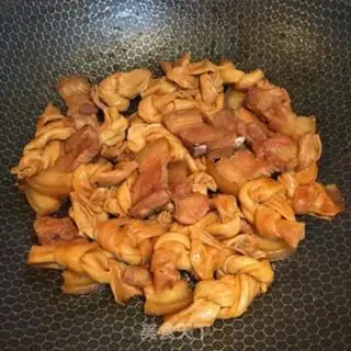 Make Five bouquets of meat burning the leaves step 7