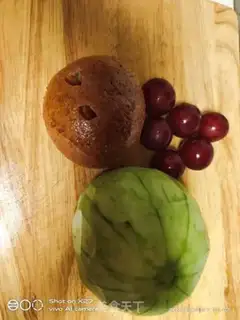 Make Melon bread salad step 1