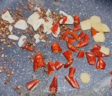 Make Spicy quail eggs step 4
