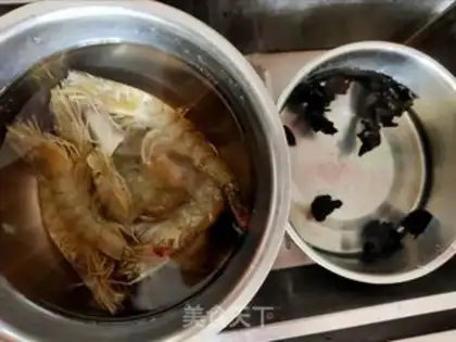 Make Tomato shrimp step 1