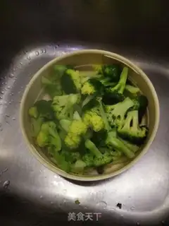 Make Garlic broccoli step 1