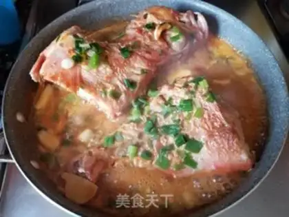 Make Tomato sauce with red eyes step 8