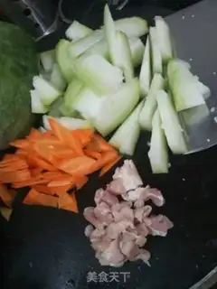 Make Cleaning up the cucumber sausage step 1