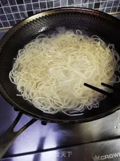 Make Shrimp noodles step 6