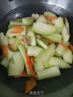 Make Cleaning up the cucumber sausage step 3