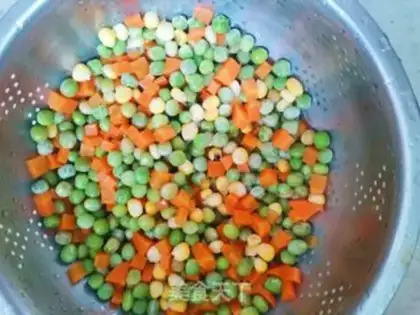 Make Five spicy rice rolls step 1