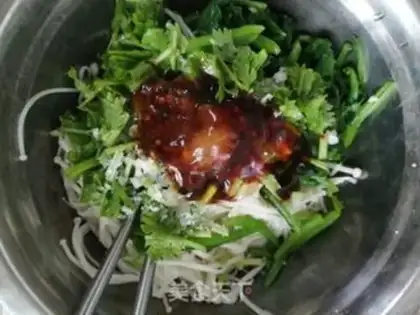 Make Spinach with a golden needle and mushroom step 3