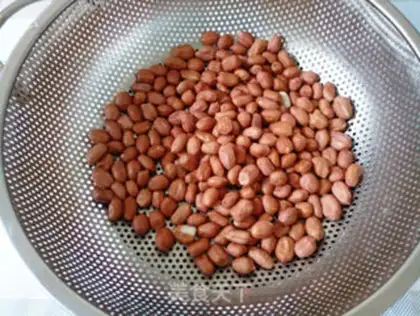 Make Homemade multi-flavored peanuts step 0