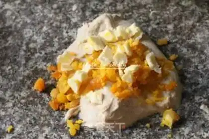 Make Salted egg spicy bread step 5