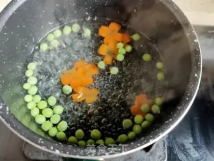 Make Shrimp noodles step 1