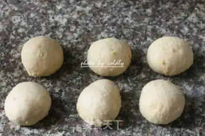 Make Salted egg spicy bread step 9