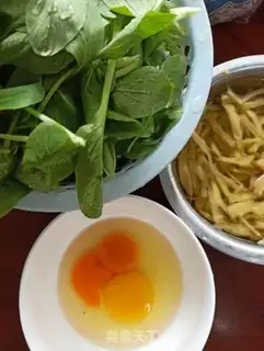 Make Squeeze and egg soup step 0